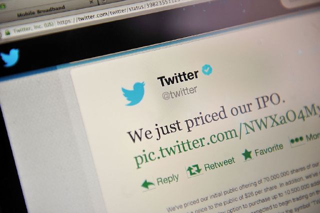 LONDON, ENGLAND - NOVEMBER 07: In this photo illustration, an online communication from Twitter is displayed on a computer screen announcing the company's initial public offering and debut on the New York Stock Exchange on November 7, 2013, in London, England. Twitter went public on the NYSE opening at USD 26 per share, valuing the company's worth at an estimated USD 18 billion. (Photo by Bethany Clarke/Getty Images)