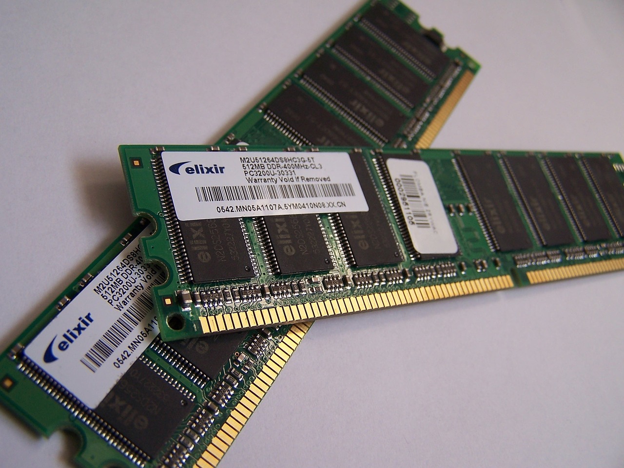 Two computer memories showing the difference between primary and secondary memory